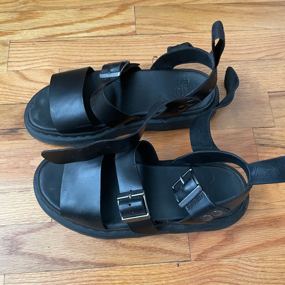 Doc Martens Gryphon 3 sandals